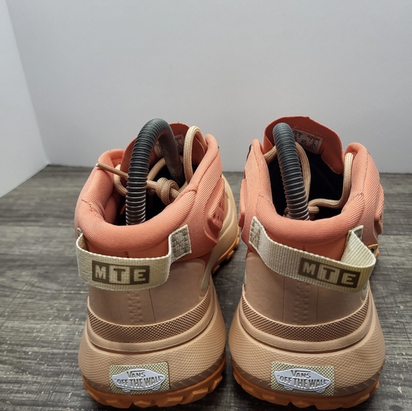 VANS MTE Crosspath Hiking Boots Orange Women's Size 7 New - Picture 5 of 8